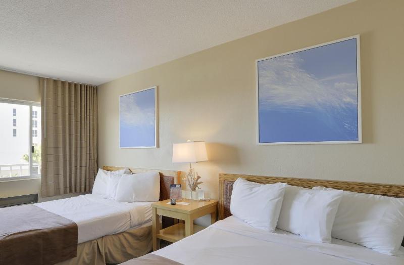 Quadruple Room with Two Double Beds - Non-Smoking image 4