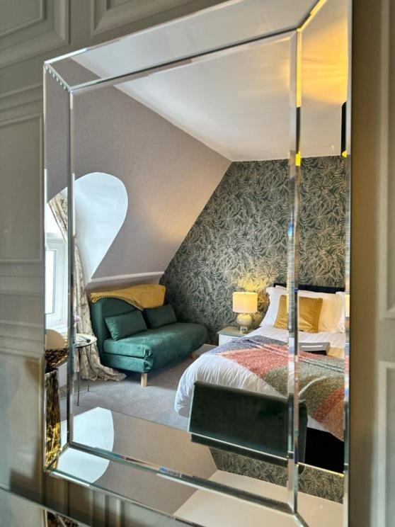 Deluxe Double Room with Shower image 4