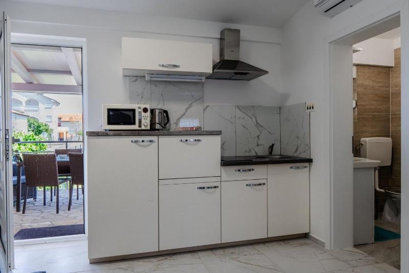 Apartments Kristija - image 12
