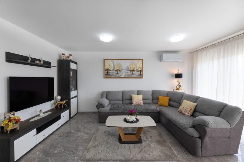 Apartment Sole - image 9