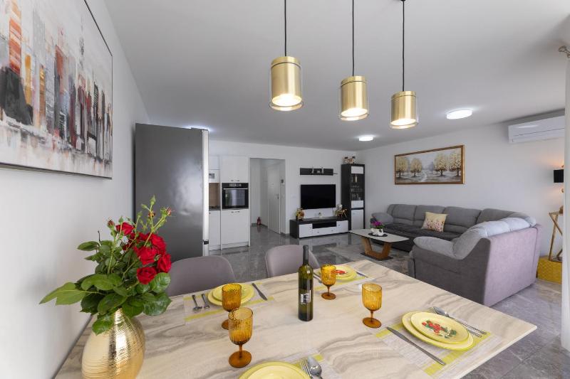 Apartment Sole - image 14