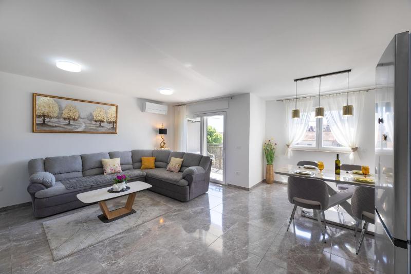 Apartment Sole - image 2