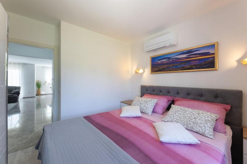 Apartment Sole - image 4