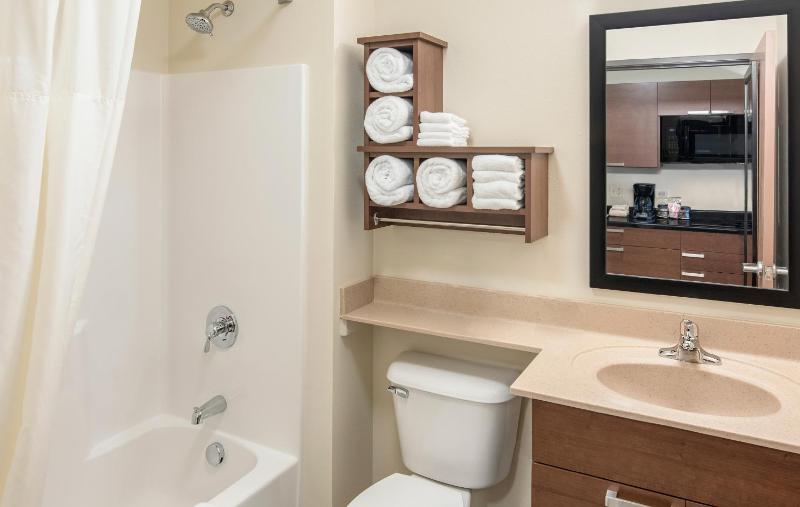 Queen Room with Two Queen Beds - Recliner - Hearing Accessible image 2