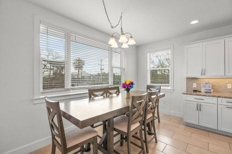 Lido Dream Getaway Duplex S - image 17