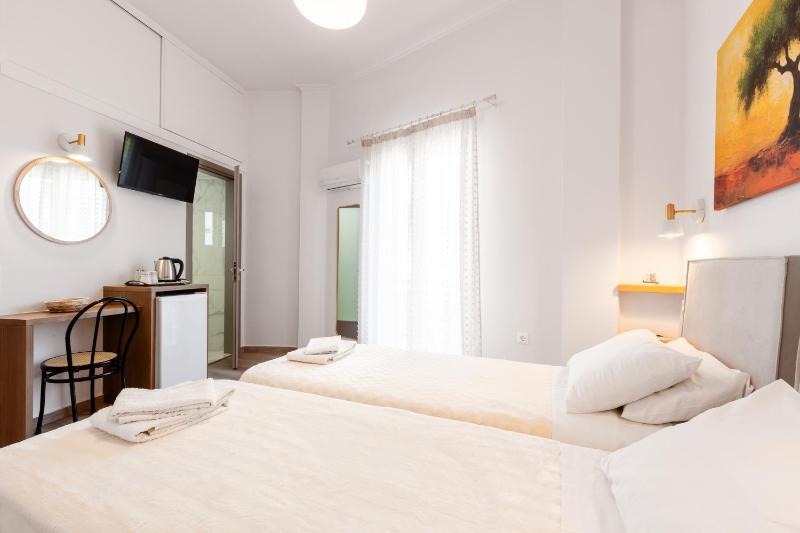Double or Twin Room with Balcony image 4
