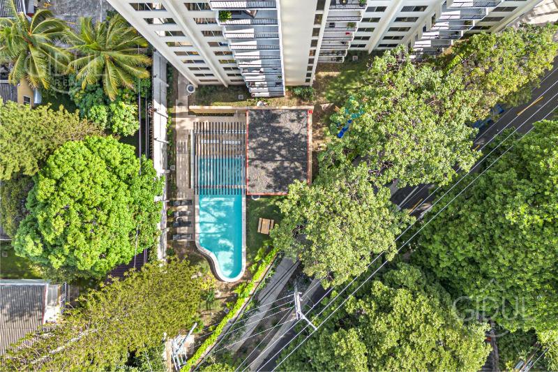 Cozy Modern and Centric Apartment with pool and gym - image 14
