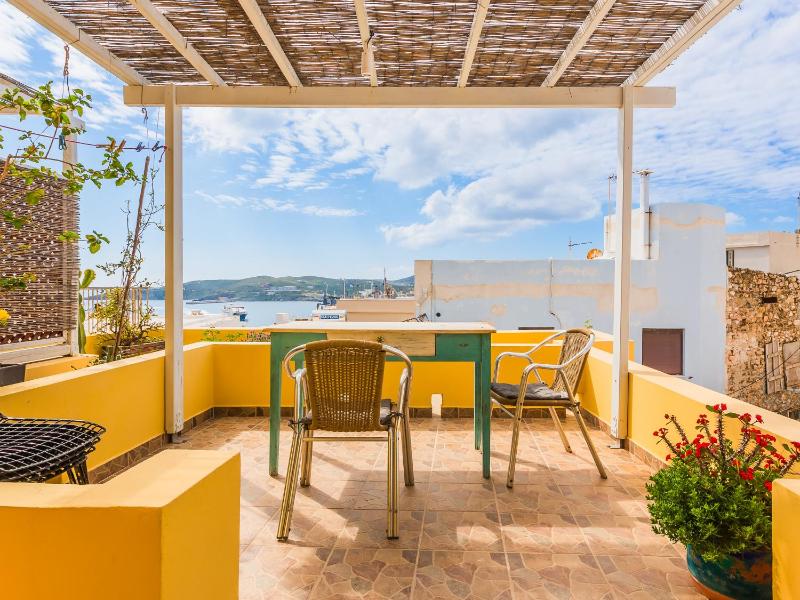 Deluxe Double or Twin Room with Sea View image 4