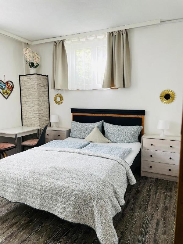 Double Room with Private Bathroom image 3