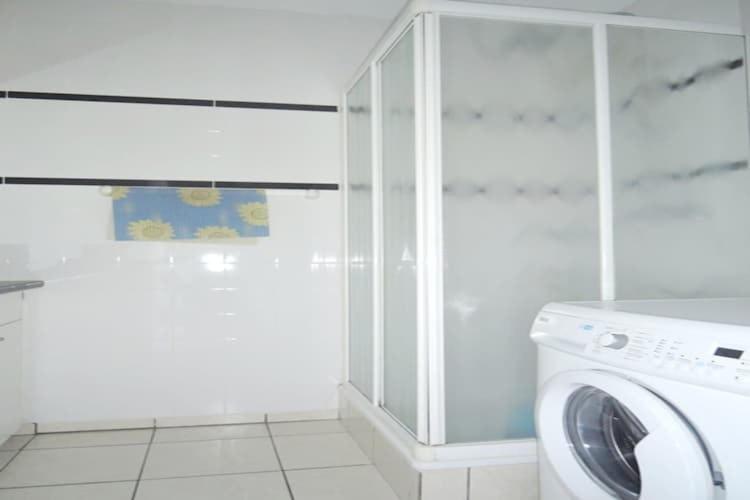 Apartment in Zeedijk with Sea Views - image 11