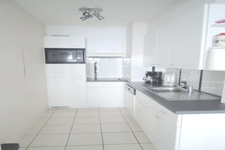 Apartment in Zeedijk with Sea Views - image 12