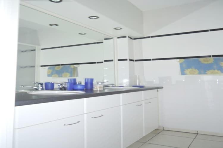 Apartment in Zeedijk with Sea Views - image 10
