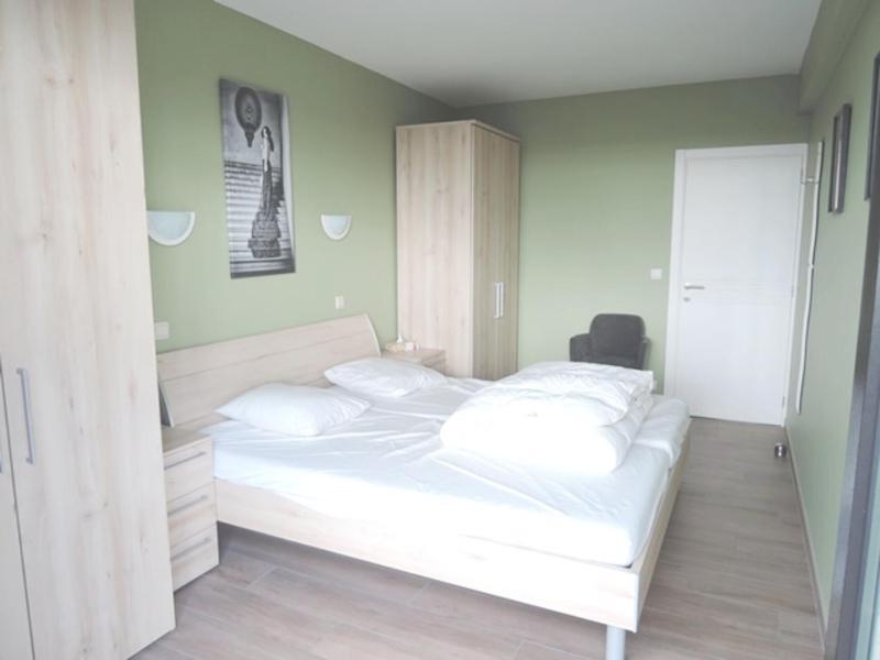 Apartment in Zeedijk with Sea Views - image 16