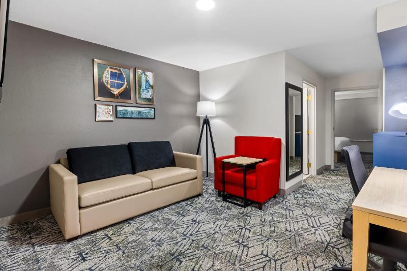 One-Bedroom King Suite with Sofa Bed - Non-Smoking image 2