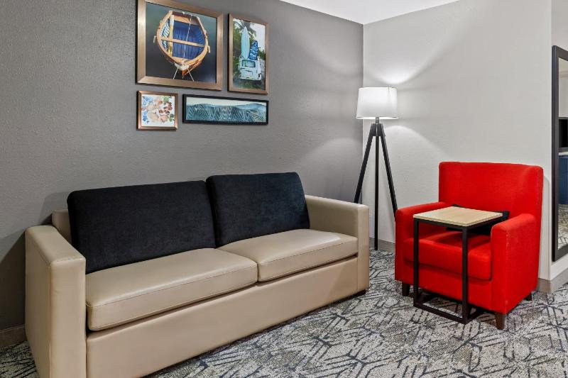 One-Bedroom King Suite with Sofa Bed - Non-Smoking image 3