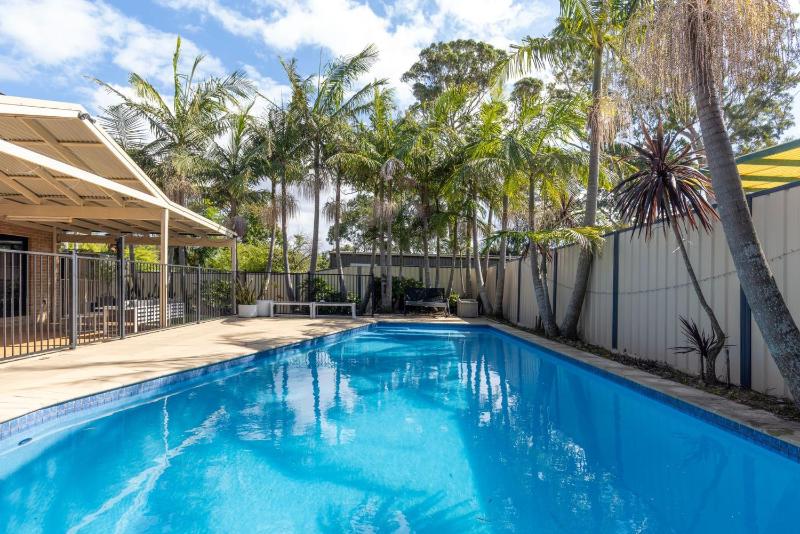 Water Lane - Swimming Pool - 4 Mins Walk to Bay - image 2