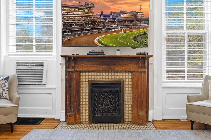 Charming 7BR Home Bourbon Trail & Attractions - image 22