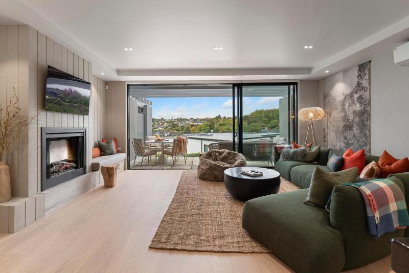 The Moorings Apartment 6 - Close to the Lake! - image 14