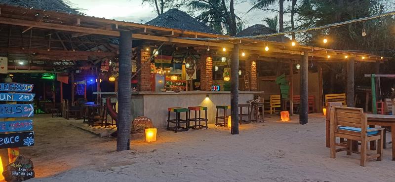 The beach lovers nilaveli - image 1