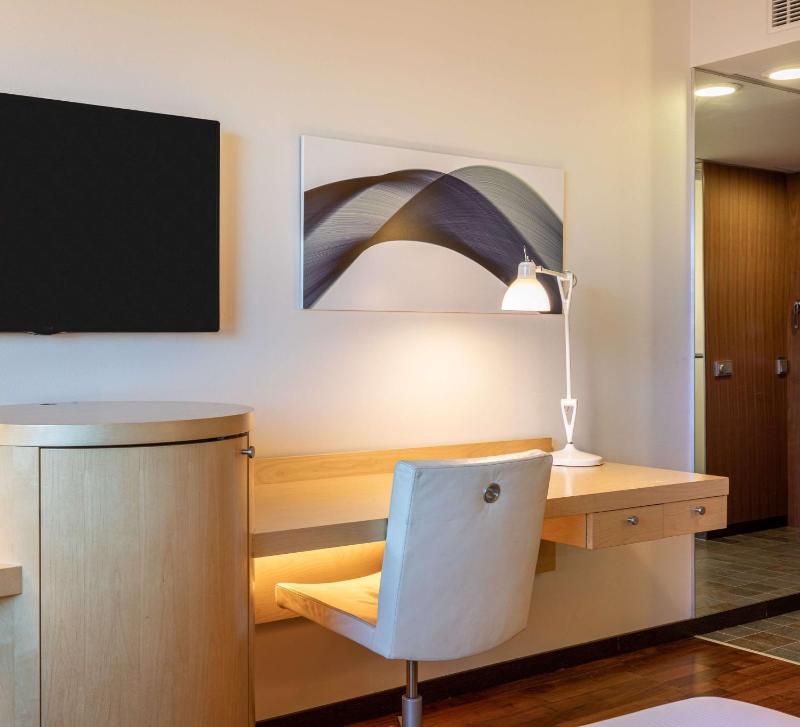 Twin Room image 1
