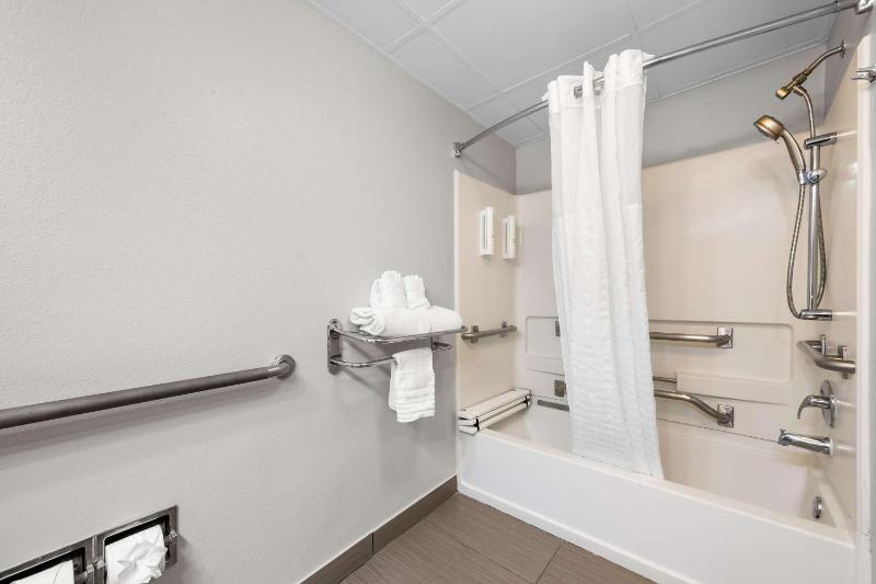King Room - Disability Access/Non-Smoking image 2