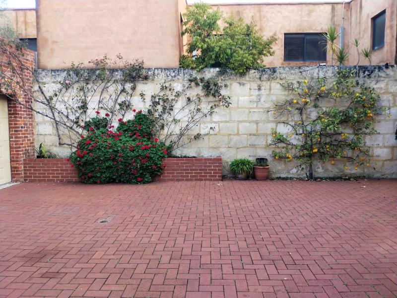 Beautiful & Peaceful 2 bedroom villa in Northbridge - image 2
