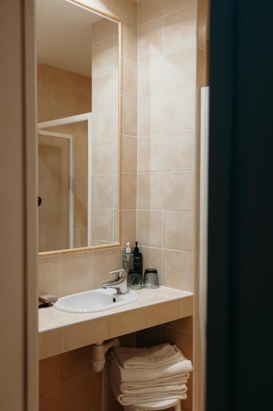 Double Room with Street View image 3
