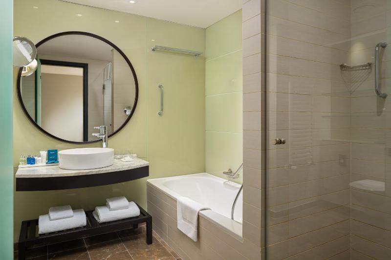 Executive Room with Lounge Access image 4