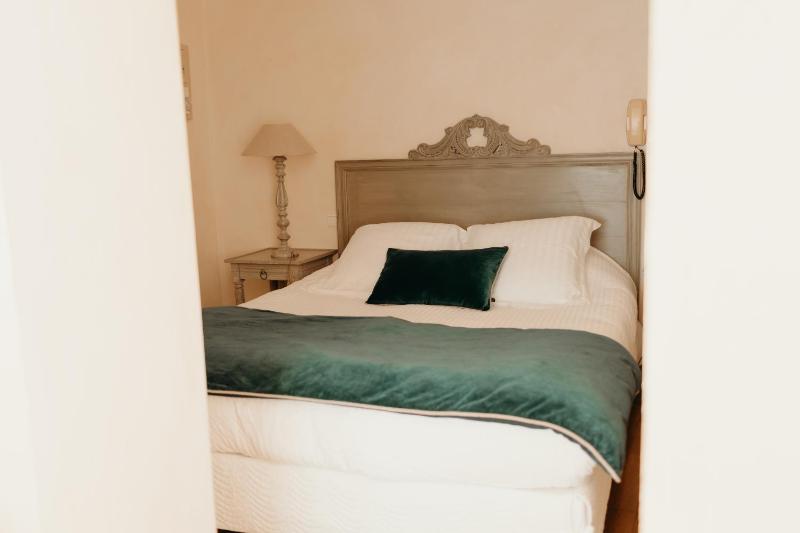 Prestige Room image 3