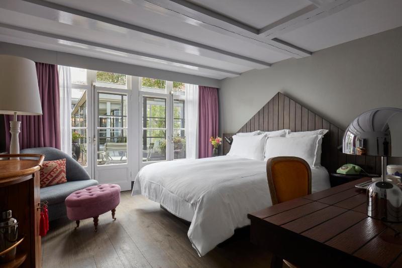 Classic Double Room image 1