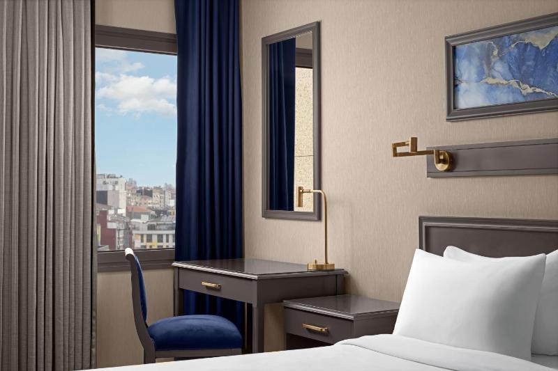 Superior Double or Twin Room image 1