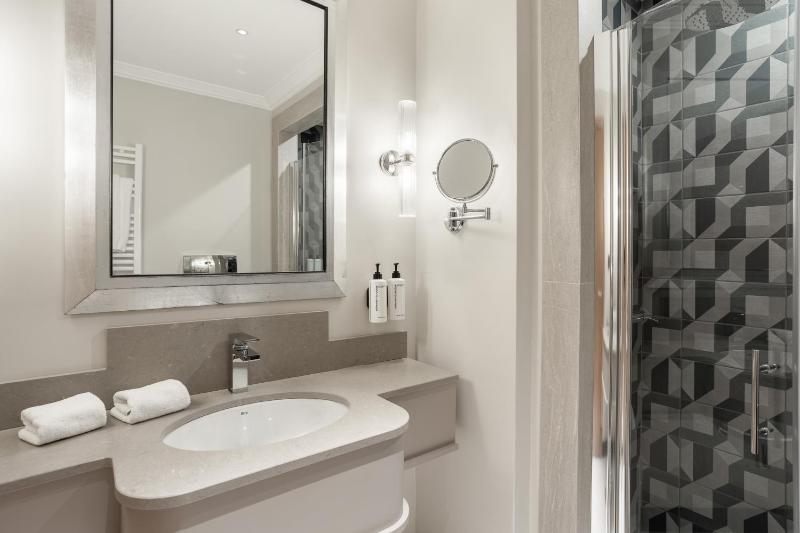 Executive Double Room image 3