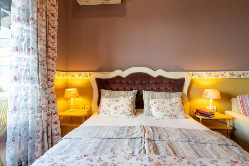 Double Room with Garden View image 3