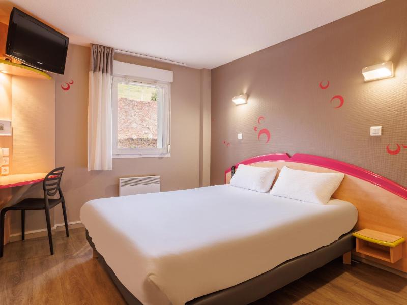 Double Room image 3