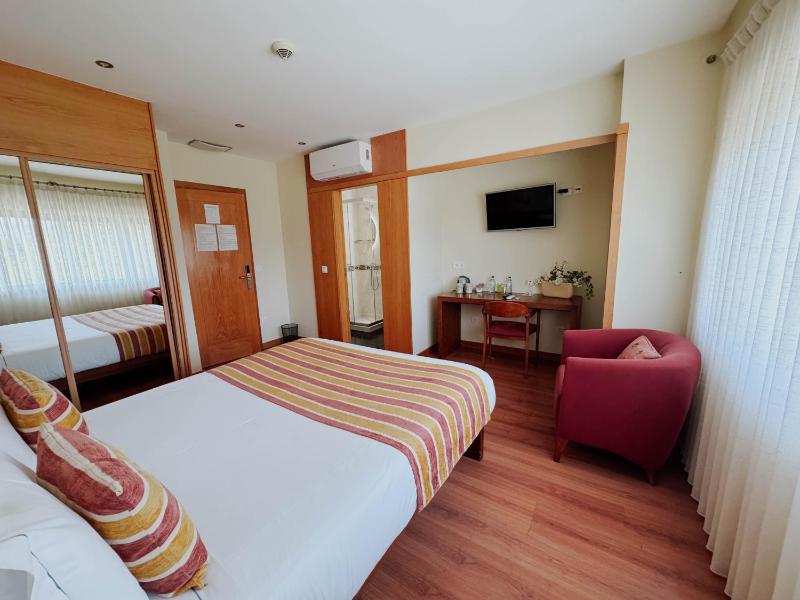 Superior Double Room image 3