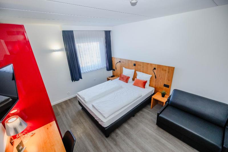Comfort Triple Room image 4