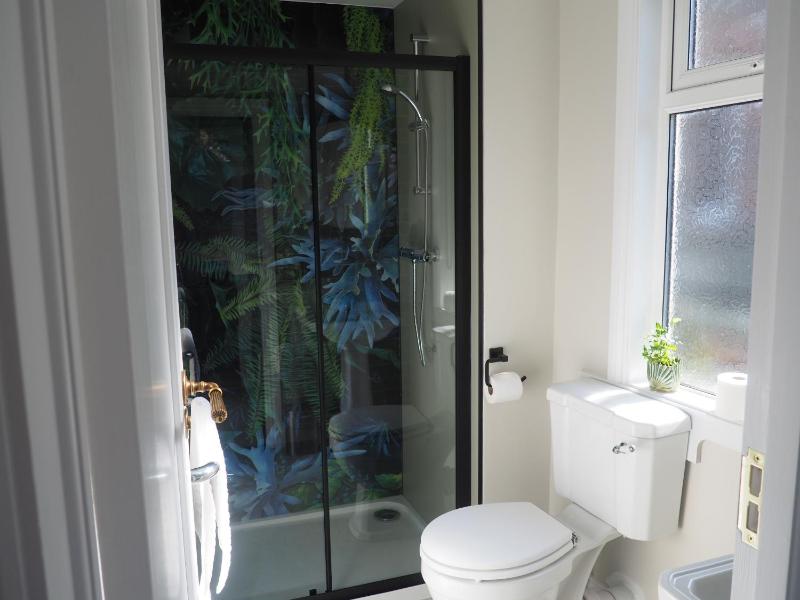 Double Room with Private Bathroom image 3