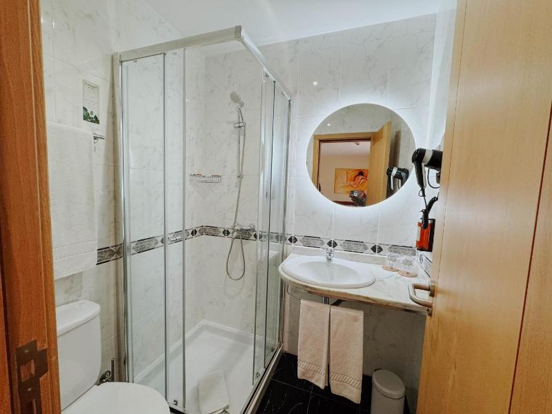Double Room image 1