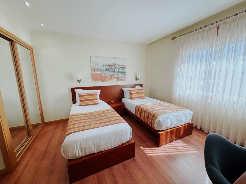 Twin Room image 1