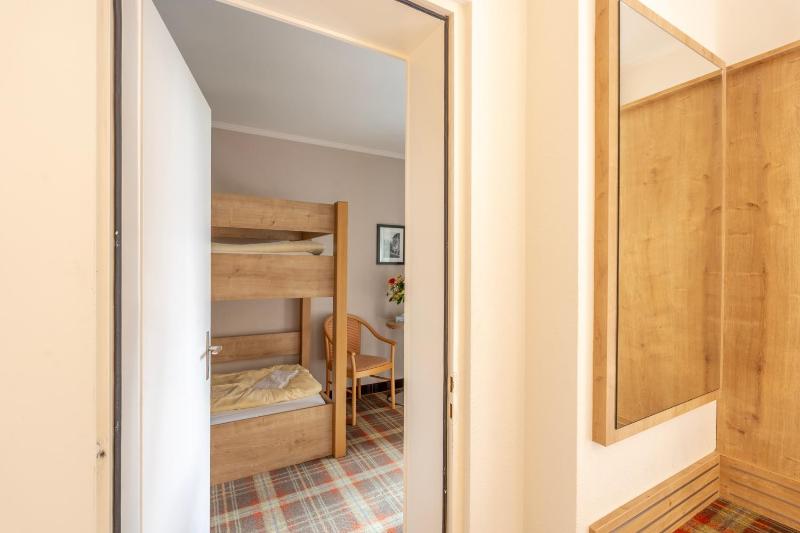 Quadruple Room with Balcony with Waterfall View image 4