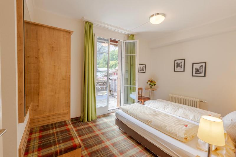 Quadruple Room with Balcony with Waterfall View image 3