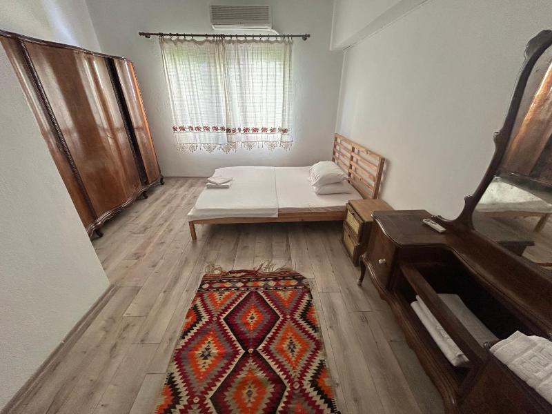 Double Room image 3