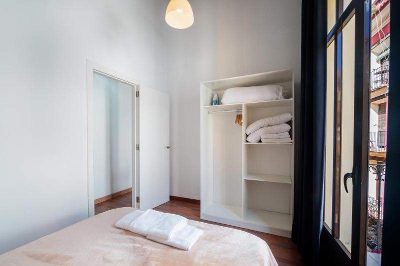 One-Bedroom Apartment image 4