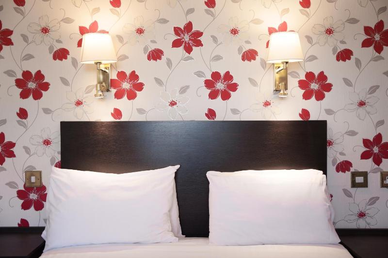 Double Room image 4