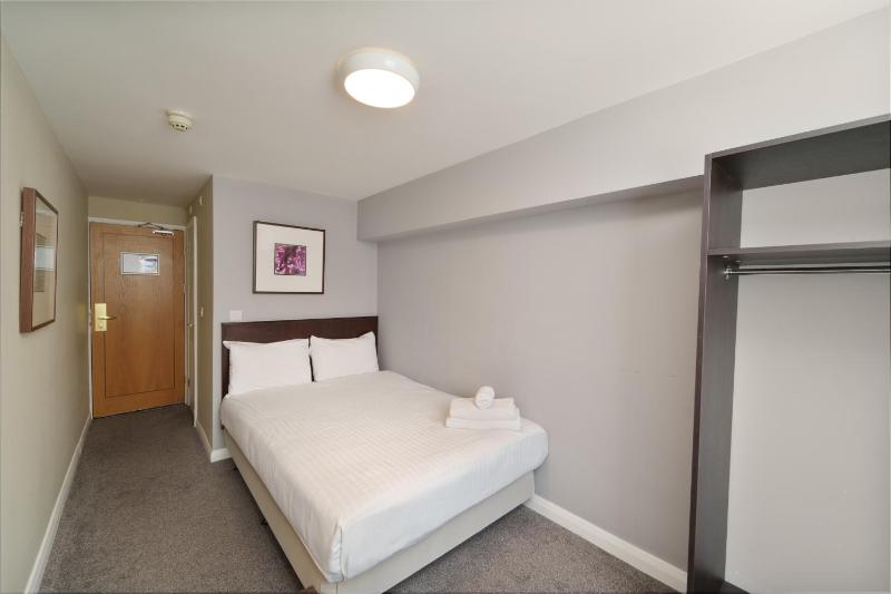 Double Room image 4