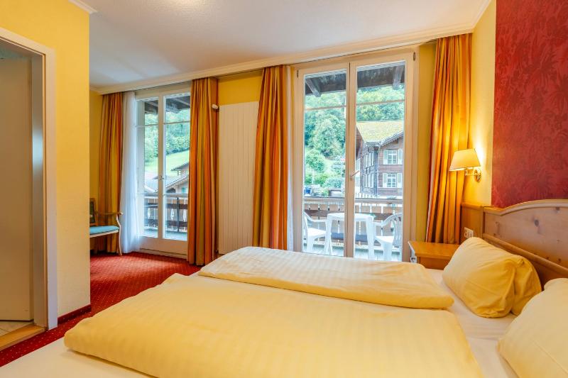 Double Room with Balcony image 4
