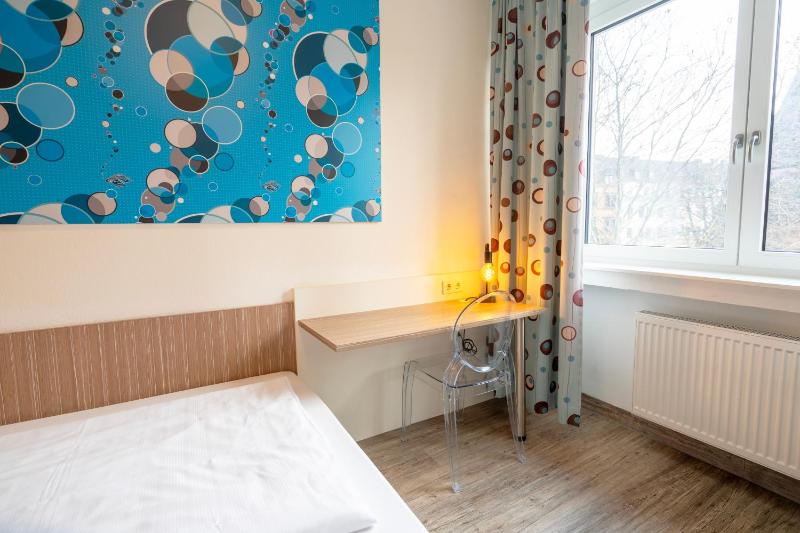 Standard Single Room image 3