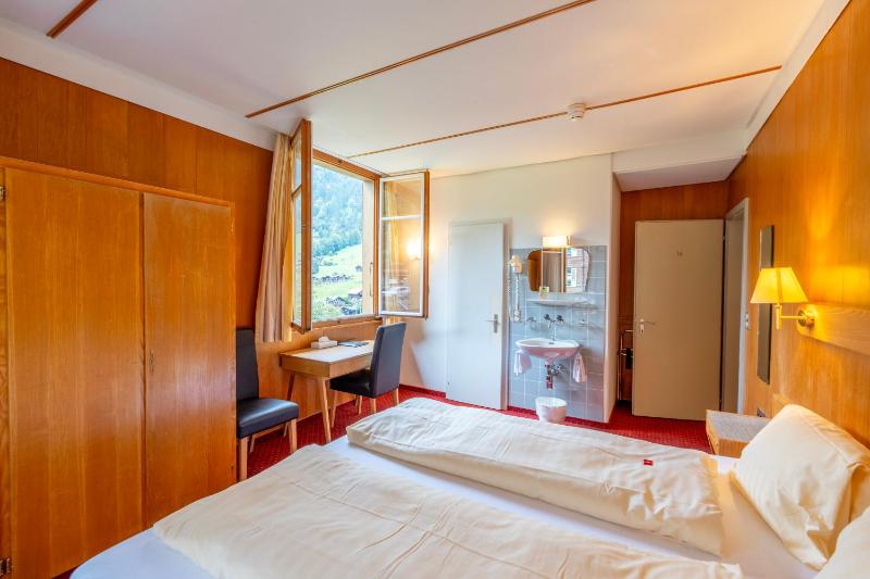 Double Room with Balcony image 3