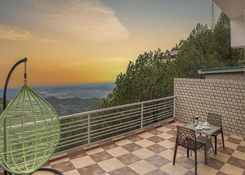 LakeView Kasauli Cottage - image 9