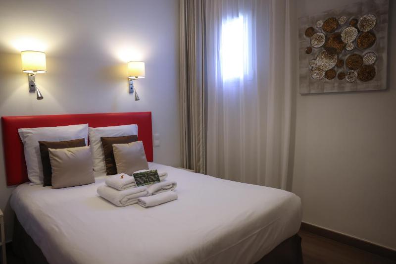 Economy Double Room image 3